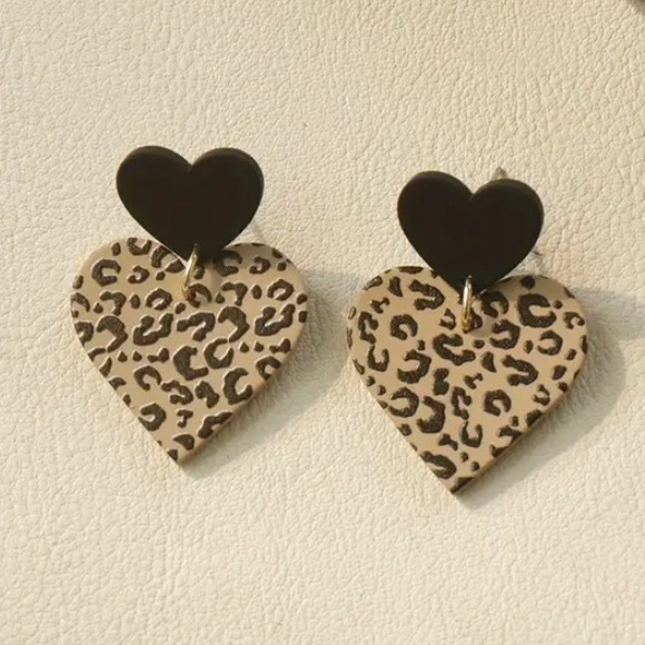 Jewelry - Black & Tan Cheetah Leopard Print Heart Stud Earrings